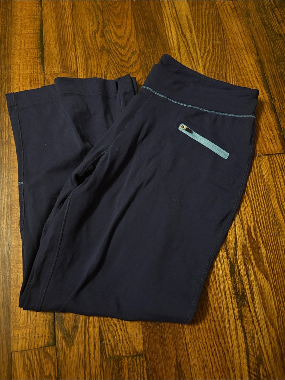 🎉ALO Yoga Navy Cropped Jogger Pants with Light Blue Zip